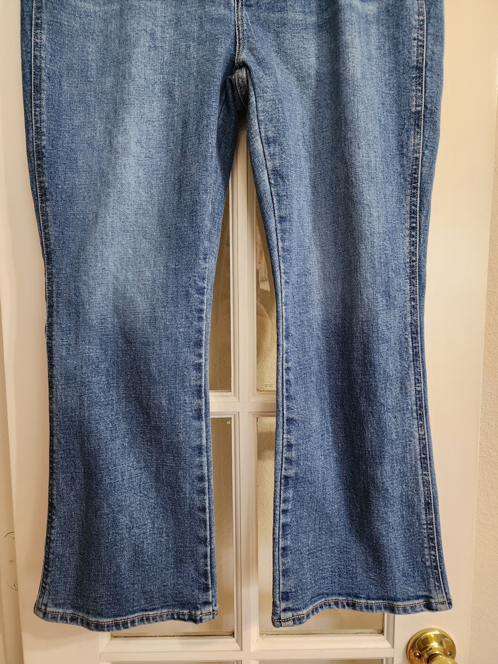 Old Navy High Rise Vintage Cropped Flare Jeans Size 12 - Picture 6 of 13